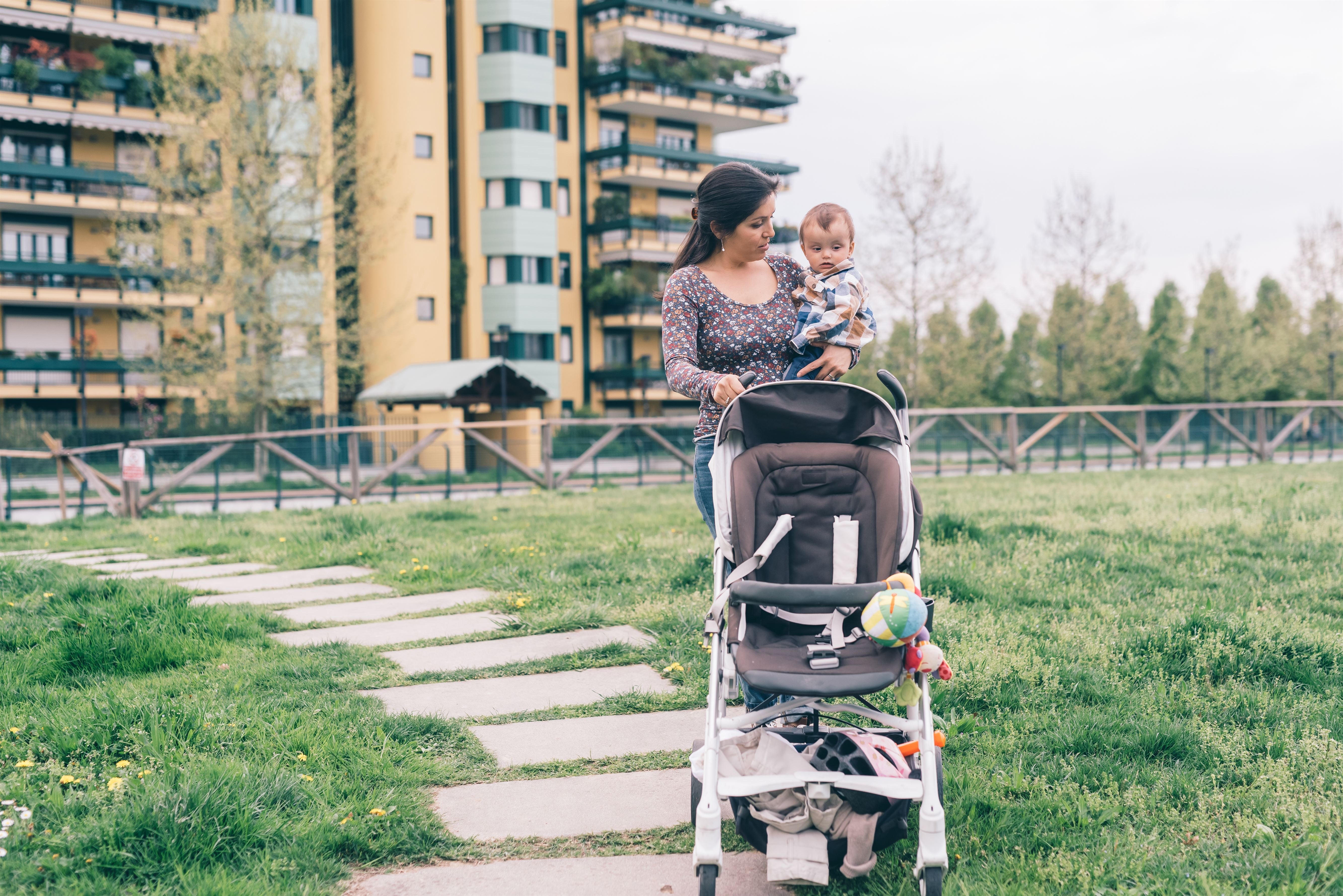 5 Things to Look for When Choosing the Right Baby Stroller